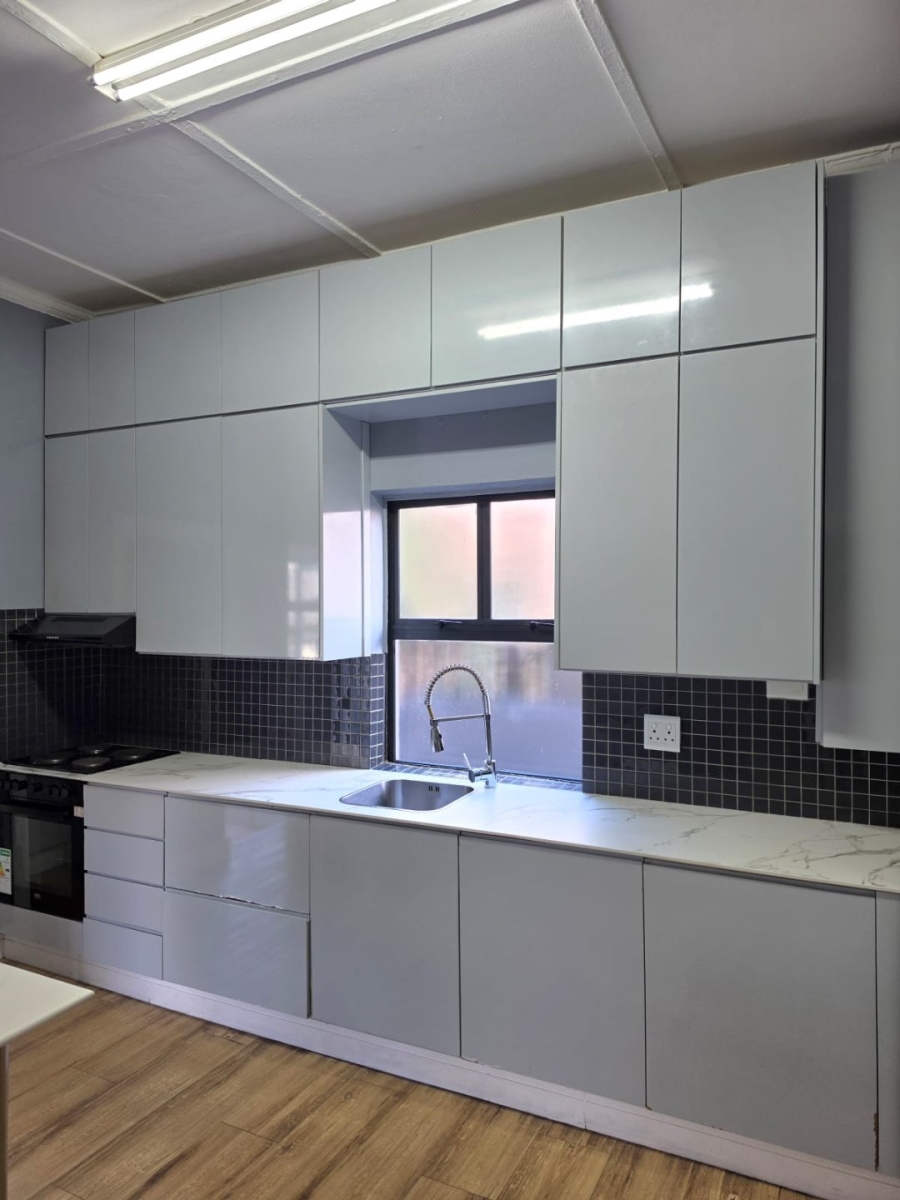 5 Bedroom Property for Sale in Kenilworth Western Cape